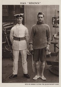 Prins van Wales met zijn ordonnans aan boord van HMS Renown door English Photographer