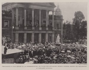 Uitroeping van koning Edward VII in Pietermaritzburg, Sir Walter Hely-Hutchinson, aftredend gouverneur, leest de proclamatie voor bij de parlementsgebouwen door English Photographer