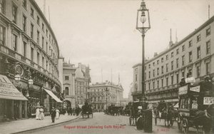 Regent Street, Londen, met Cafe Royal door English Photographer
