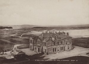 Royal and Ancient Golf Club House en Links, St Andrews door English Photographer