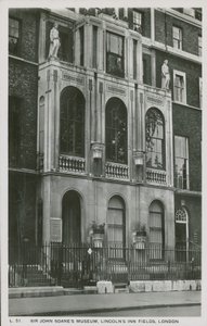 Sir John Soanes Museum, Lincolns Inn Fields, Londen door English Photographer