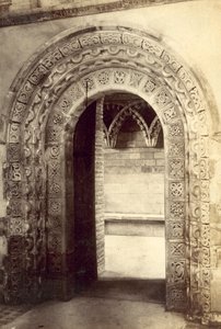 St Albans Abbey, Normandische deur (zwart-wit foto) door English Photographer