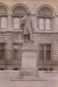 Standbeeld van Henry Irving door English Photographer