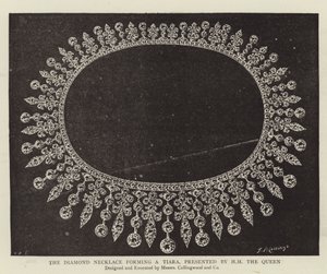 De Diamanten Ketting die een Tiara vormt, aangeboden door HM de Koningin