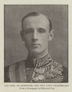De graaf van Hopetoun, de nieuwe Lord Chamberlain door English Photographer