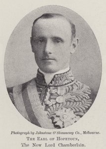 De Graaf van Hopetoun, de Nieuwe Lord Chamberlain door English Photographer
