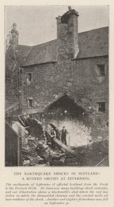 De Aardbevingsschokken in Schotland, een Verwoeste Smidse in Inverness door English Photographer