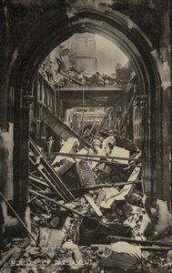 Het Parlement, Londen, met bomschade tijdens WO2 door English Photographer