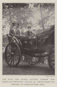 De Koning en Koningin verlaten Londen naar Cowes op donderdag 14 augustus, Hunne Majesteiten passeren Constitution Hill door English Photographer