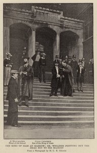 De koning van Siam in Harrow, Dr. Welldon wijst de hoofdjongen aan aan Zijne Majesteit door English Photographer
