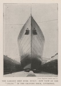 Het Grootste Schip ooit Gebouwd, Boegzicht van de Celtic in het Droogdok, Liverpool door English Photographer