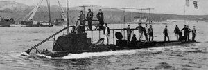De Verloren Lutin: De Franse Onderzeeër Verlaat de Haven van Bizerta voor Haar Laatste Reis, gepubliceerd in The Graphic, 27 oktober 1906