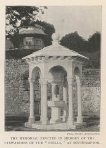 Het Monument opgericht ter Nagedachtenis aan de Stewardess van de Stella, in Southampton door English Photographer
