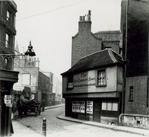 The Old Curiosity Shop, Portsmouth Street, Lincolns Inn Fields, Londen door English Photographer