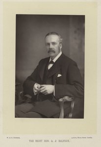 De Zeer Eerwaarde A. J. Balfour door English Photographer