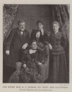De Zeer Eerwaarde R J Seddon, zijn Vrouw en Dochters, op bezoek in Engeland voor de Kroning door English Photographer