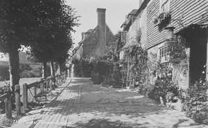 The Walks, Groombridge door English Photographer