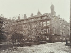 Uitzicht op Clifford Inn, City of London, 1885 door English Photographer