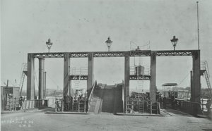 Uitzicht op Woolwich Ferry, 1896 door English Photographer