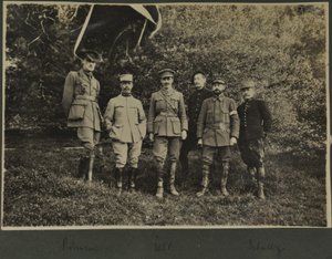 William Lawrence Bragg en Harold Roper Robinson met anderen, Vogezen, 1915
