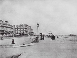 Worthing: Heene Terrace door English Photographer