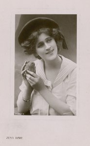 Zena Dare door English Photographer