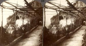 Een Kapucijnenklooster en de grote kliffen van Amalfi, een stereoscopisch uitzicht