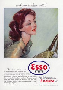 Advertentie voor Esso Ethyl Olie, met een glamoureuze vrouw die rijdt, 1937
