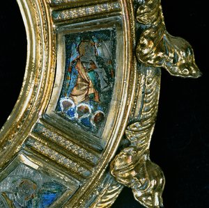 Engel die een blaasinstrument speelt, detail van de kromstaf van William of Wykeham (c.1320-1404) (verguld zilver en champlevé email)
