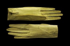 Felgele polslange handschoenen (ca. 1820)