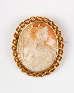 Cameo broche, 1890s door English School