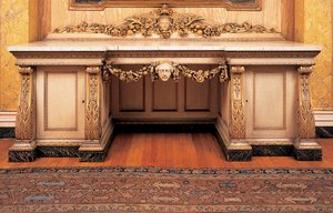 Vroeg Victoriaans voetstuk dressoir