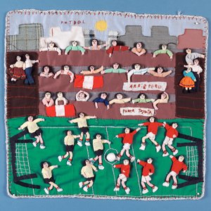 Stoffencollage van een voetbalwedstrijd in Peru