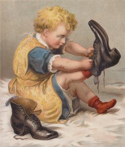 Meisje dat de laarzen van haar moeder probeert