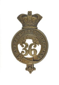 Glengarry badge door English School