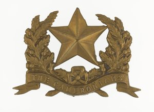 Glengarry badge door English School