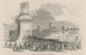 M Kossuth spreekt de mensen toe op Charing Cross door English School