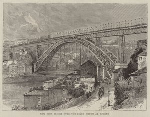 Nieuwe ijzeren brug over de rivier de Douro in Porto