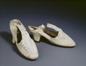 Paar witte schoenen