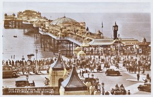 Ansichtkaart van de Palace Pier in Brighton door English School