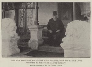 President Kruger op zijn eenenzeventigste verjaardag, met de marmeren leeuwen die hem door de heer Barney Barnato zijn geschonken (gravure) door English School