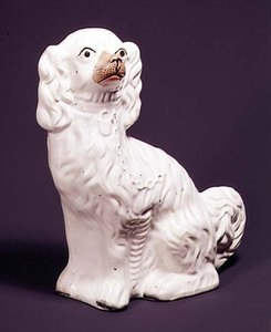 Staffordshire figuur van een hond, midden 19e eeuw door English School