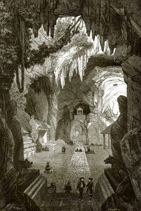Ondergrondse boeddhistische tempel in de marmeren rotsen bij Touraine, in Cochin China