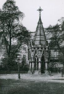 De Buxton Memorial Drinkfontein, St Margarets Westminster door English School