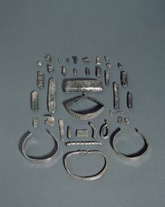 De Cuerdale-schat, Angelsaksische en Viking-schat, gevonden op de oever van de rivier de Ribble bij Cuerdale Hall, nabij Preston, Lancashire, einddatum 901-5 AD (zilver) door English School