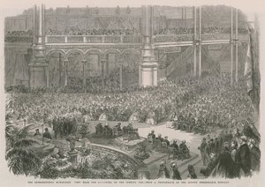 De Internationale Tentoonstelling; Uitzicht vanaf het orkest op de openingsdag door English School