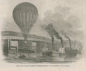 De Nassau ballon passeert Battersea Bridge