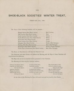 De wintertraktatie van de schoenenpoetsverenigingen door English School