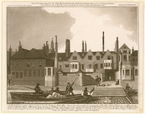 De waterkant van de gebouwen aan de oostkant van New Palace Yard door English School