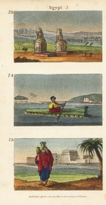 De grote ruïnes van de Kolossen van Memnon in Luxor in Zuid-Egypte, vlot van aardewerken kruiken op de Nijl en vrouwen dragen waterkruiken op hun hoofd